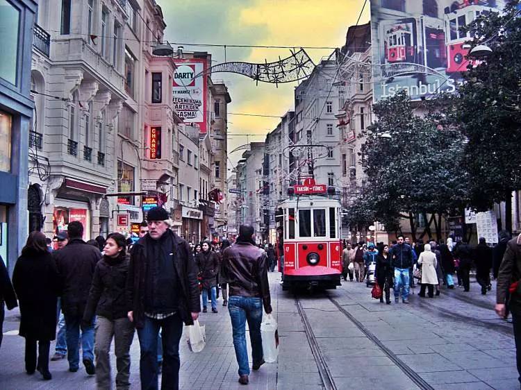 İstanbul'da en çok hangi ilden yaşayan var? Hangi ilçede en fazla hangi memleketli var? 39