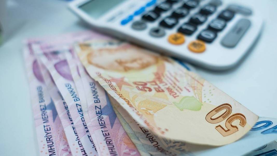 Emekli bayram ikramiyesi 4000 TL hesaplara ne zaman yatacak, kimler ikramiye alamayacak? 9