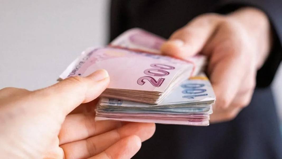 Kabine toplanıyor! İşte masadaki emekliler için bayram ikramiyesi zam formülleri 2