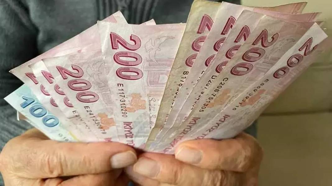 Milyonlarca emekli bekliyor! Bayram ikramiyesi için kritik tarihler belli oldu! İşte masadaki rakam 5