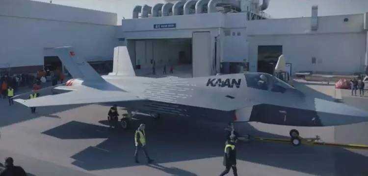 Türkiye'nin Milli savaş uçağı KAAN'ı Öve öve bitiremediler! O ülkeler daha şimdiden satın almak için sıraya girdiler 11