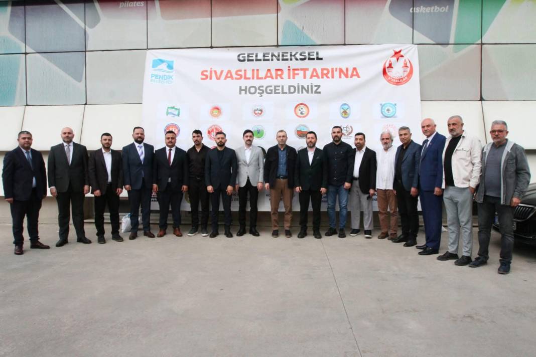 Siyasiler bu iftara akın etti! Pendik Sivaslılar derneğinin iftar programına yoğun katılım ile gerçekleşti 6