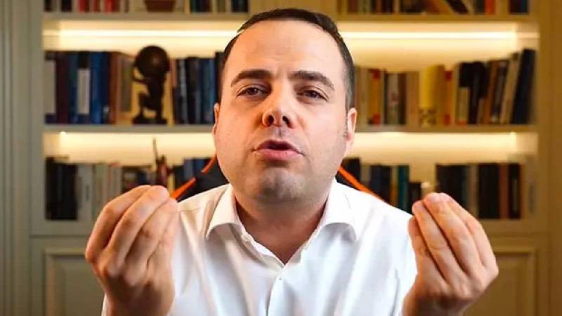 Ekonomi profesörü olarak öve öve bitiremiyorlardı! Özgür Demirtaş'ın yorumları alıntı çıktı 1