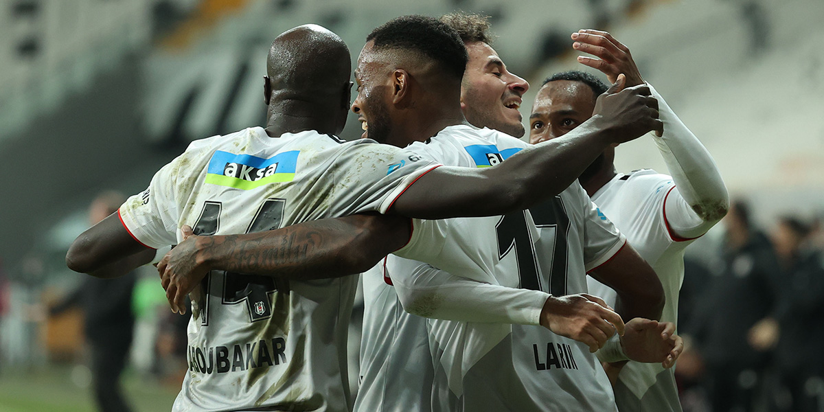 Larin şov yaptı! Beşiktaş, Çaykur Rizespor'u yıktı geçti