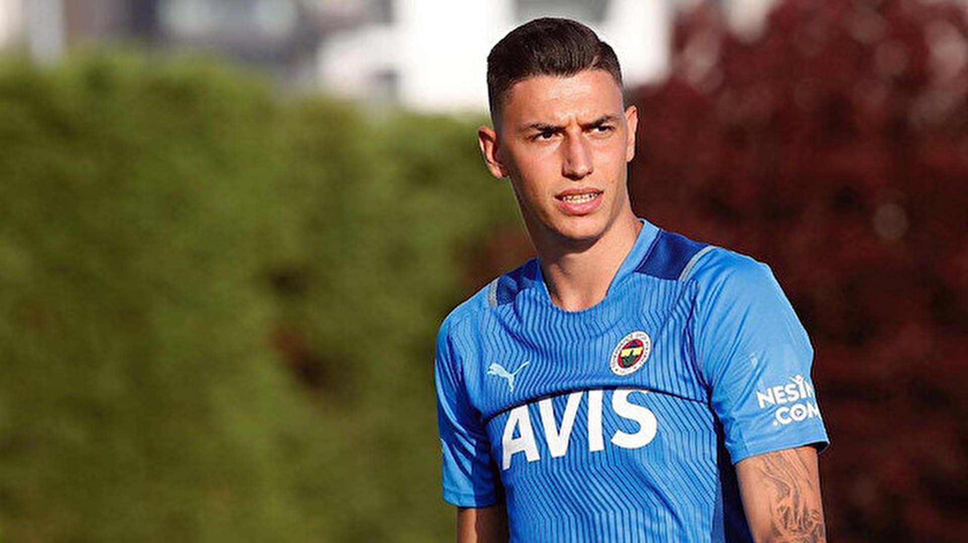 Fenerbahçe'de derbi öncesi Berke Özer telaşı!
