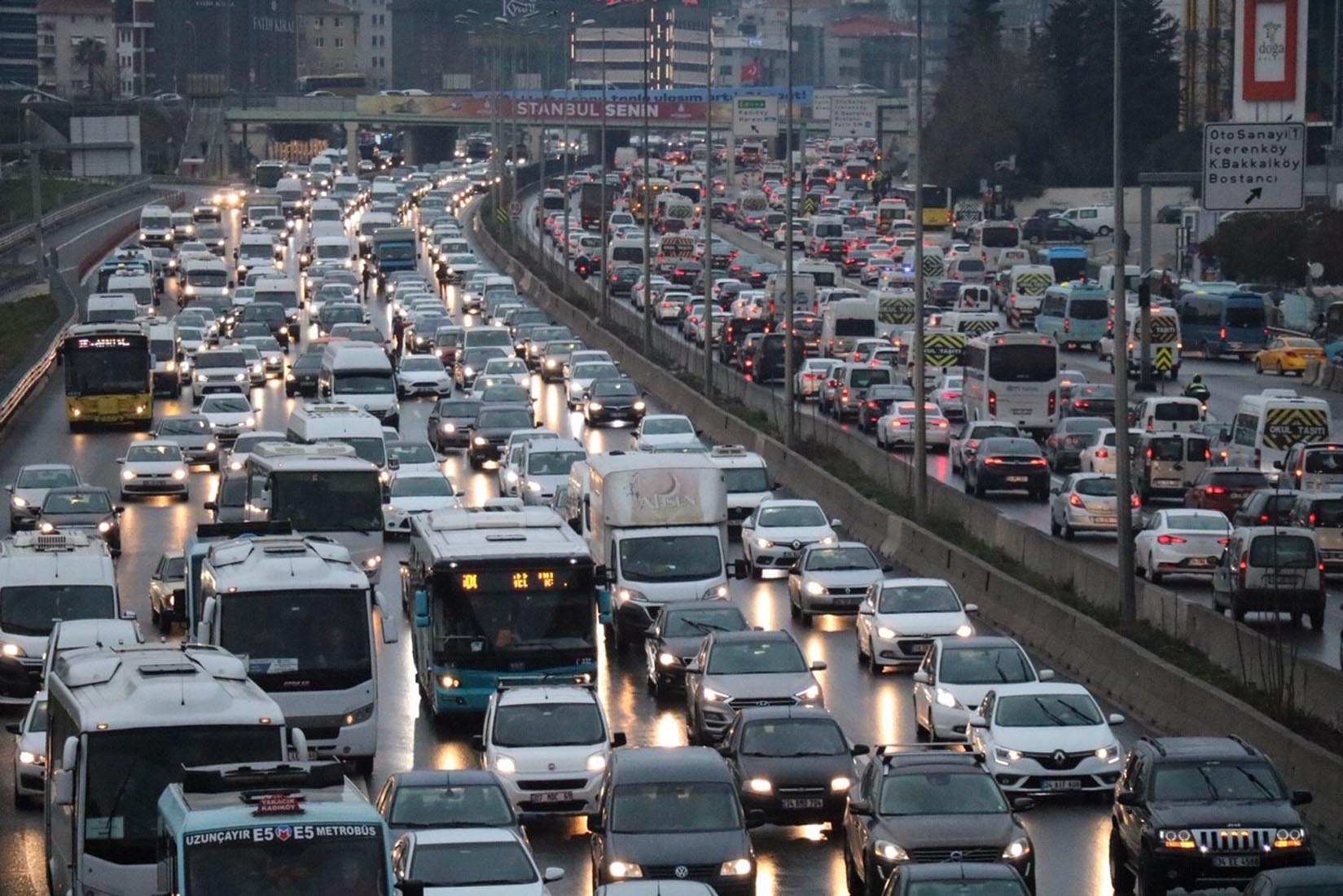 Zorunlu kış lastiği uygulaması başlıyor! Kurala uymayan sürücülere 846 lira ceza kesilecek