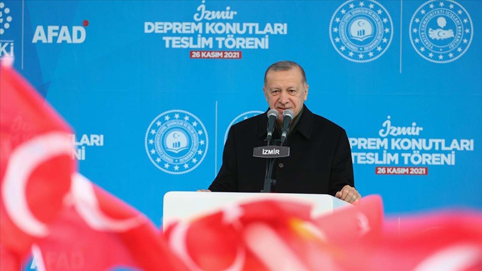 Cumhurbaşkanı Erdoğan, İzmir'de deprem konutlarının teslim töreninde konuştu: Bugüne kadar ne söz verdiysek yaptık