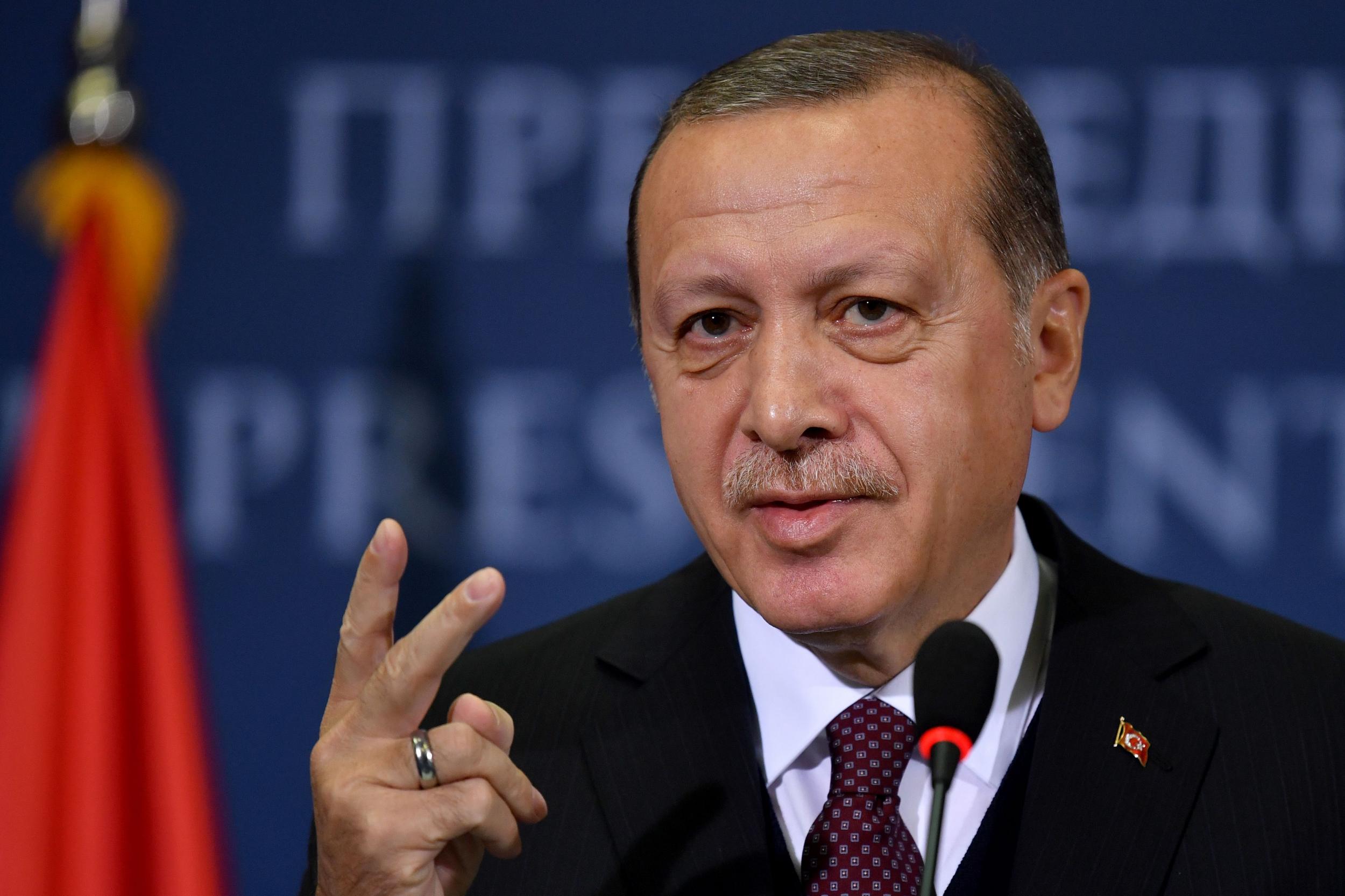 Son dakika! Cumhurbaşkanı Erdoğan yurda döndü: "Enflasyon seçim öncesi düşecek, faiz lobileri kuduruyor."
