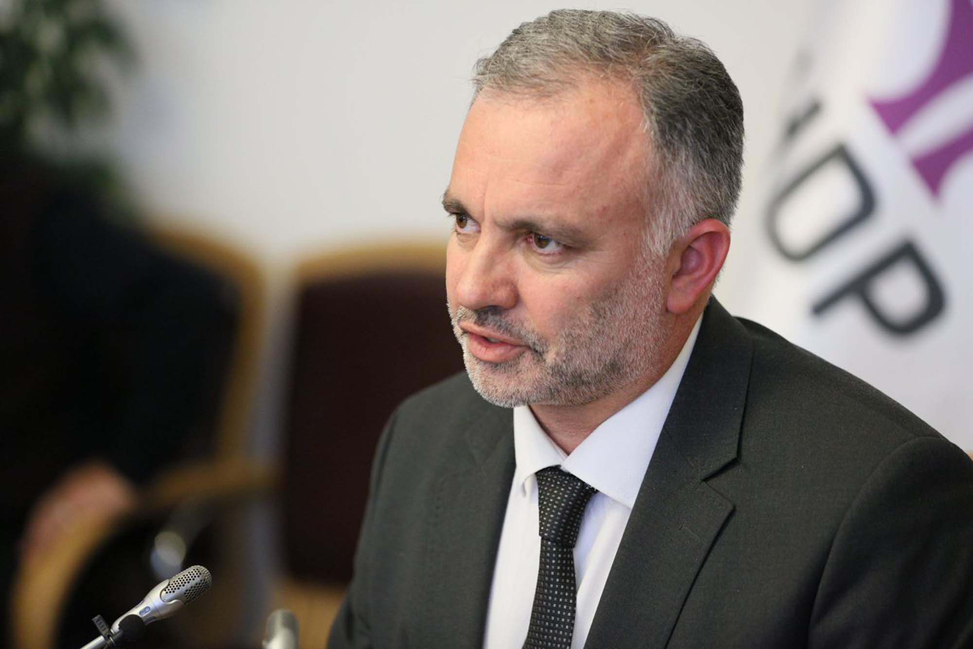HDP'den istifa eden Ayhan Bilgen'den, kendisine gelen eleştirilere sert tepki! "Ahkam kesmeyin"