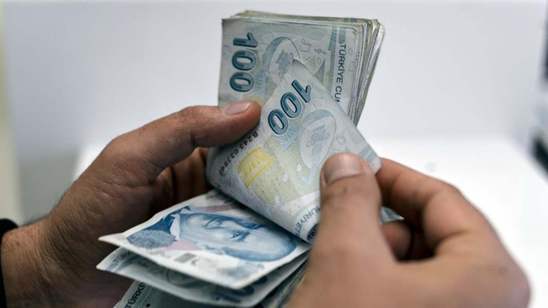 İşçi ve işveren, asgari ücret için uzlaştı! SGK primi düşecek, işçinin cebine 250 TL fazla girecek