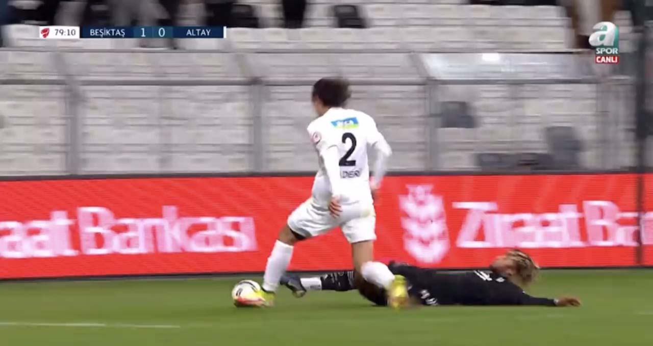 Beşiktaş - Altay maçında Ali Şansalan'dan skandal karar! "Bu kadarı da pes" dedirtti!