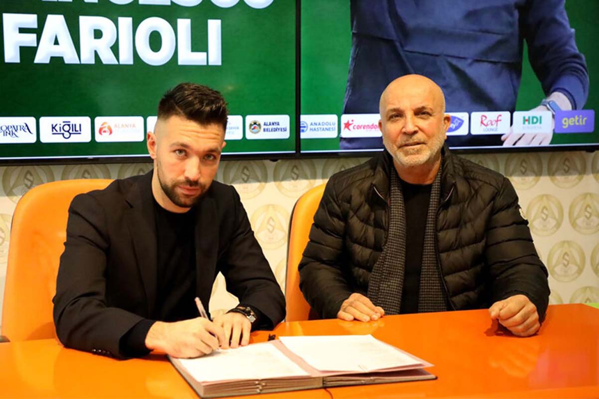 Alanyaspor'da Francesco Farioli dönemi resmen başladı!