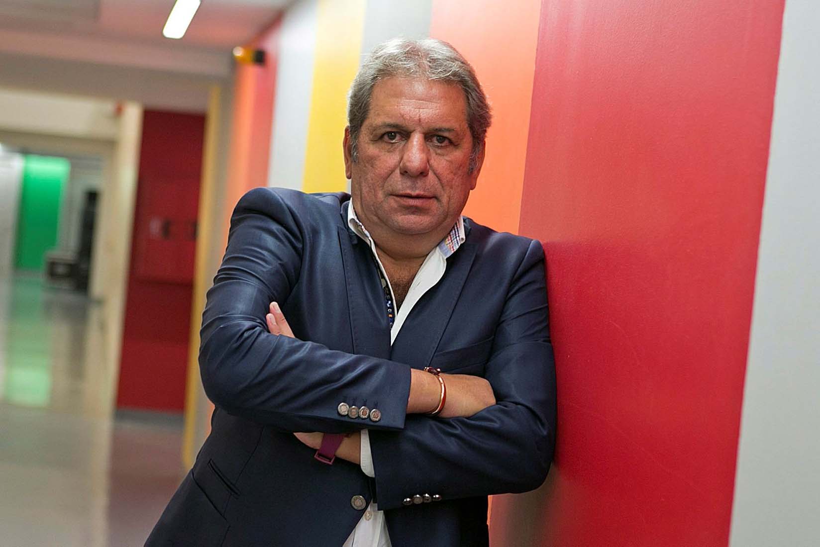 Erman Toroğlu, genç sevgilisiyle sessiz sedasız evlendi!