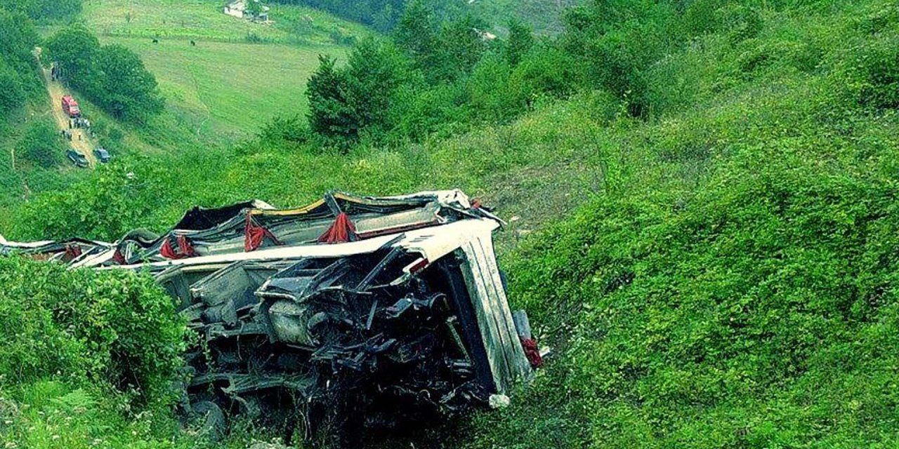 Kolombiya’da korkunç kaza! Yolcu otobüsü devrildi: 20 ölü,15 yaralı