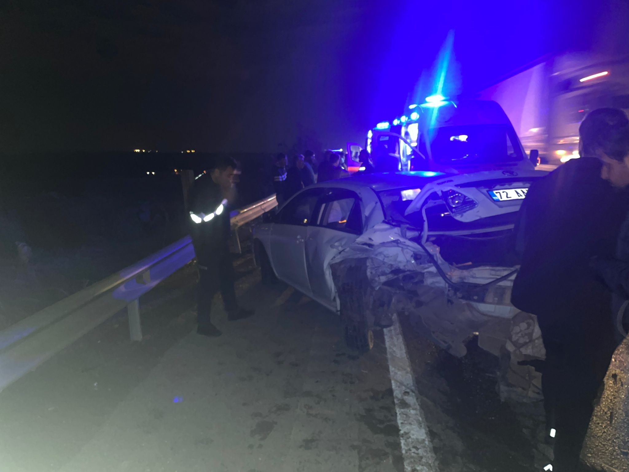 Bismil’de feci kaza! Ortalık savaş alanına döndü, 4 kişi...