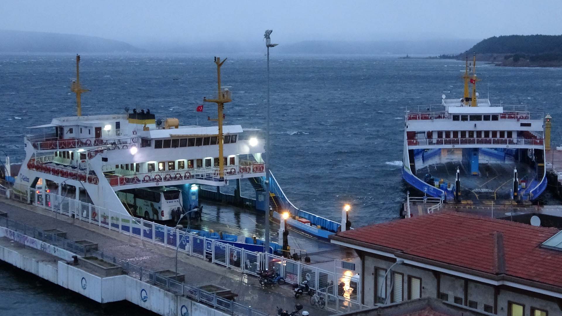 Deniz ulaşımına kötü hava engeli! İDO ve BUDO seferleri iptal edildi!
