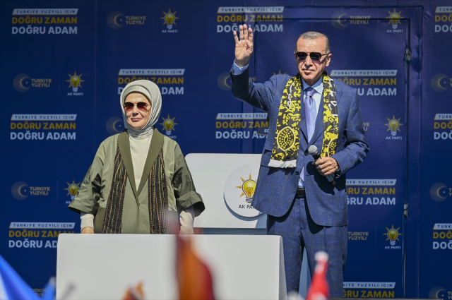 Cumhurbaşkanı Erdoğan, İmamoğlu'na Taşlı saldırıyla ilgili ilk açıklamayı yaptı:  "Çamura yatmaya başladılar"
