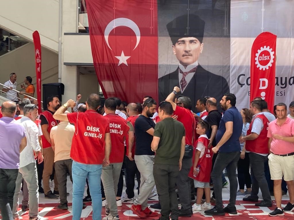 Çankaya belediye başkanı Taşdelen’e protesto: "Yönetim istifa"