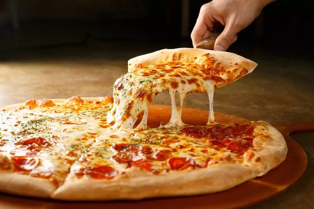 Müşterilerine duyurdu! Pizza restoran zinciri ‘Gel-Al’ servisinde indirim!