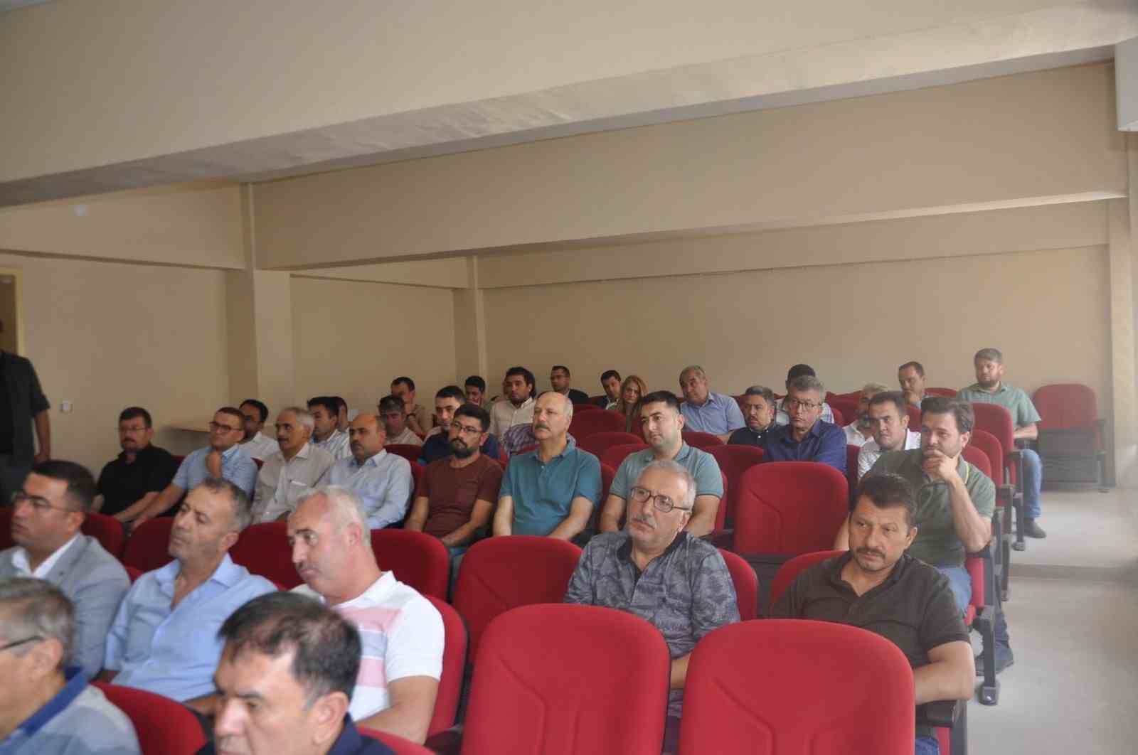 Sandıklı Kaymakamı Önder Çengel, ilçede ki Okul Müdürleri ile toplantı düzenledi