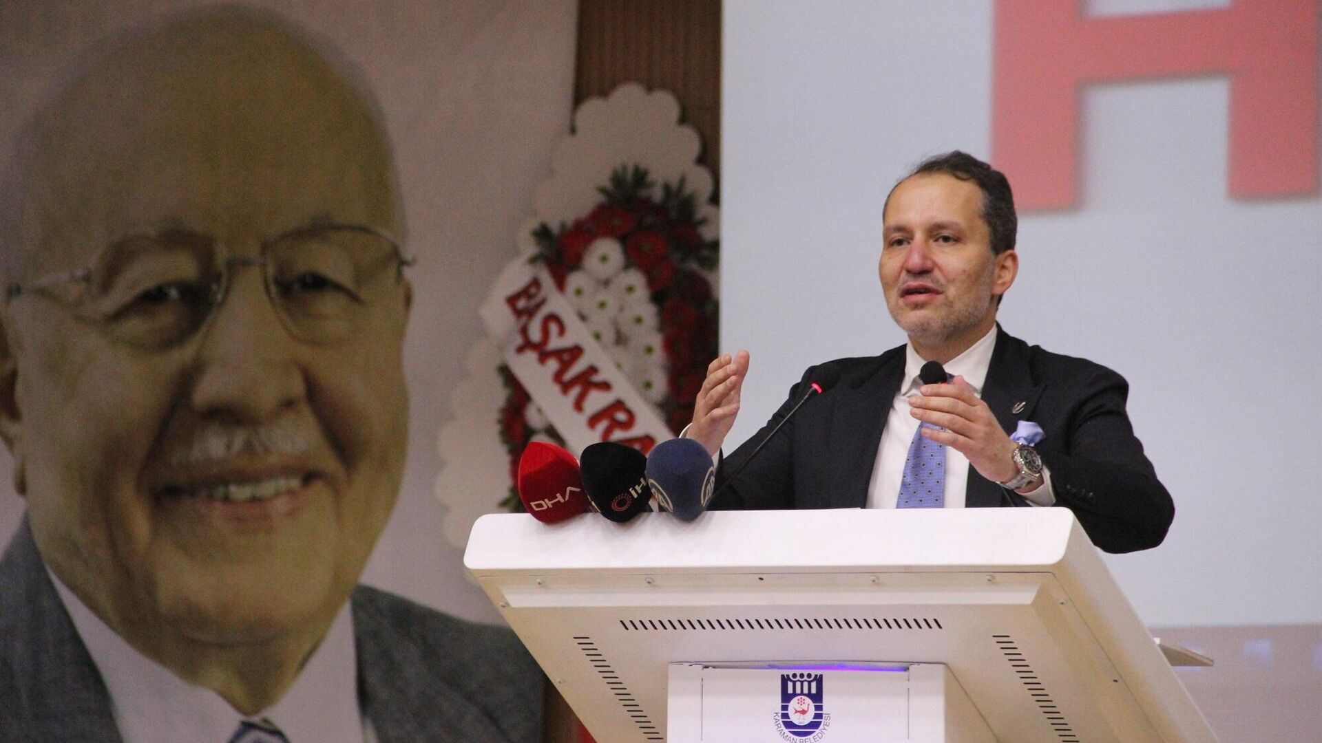 Fatih Erbakan 20 binin üzerinde yeni üye kaydını gerçekleştirdiklerini belirterek:"Türkiye’nin en hızlı büyüyen partisiyiz"