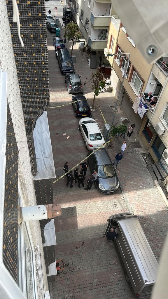 Bahçelievler'de hareketli saatler! Komşusunu bıçaklayıp kaçtı, eve dönünce kıskıvrak yakalandı