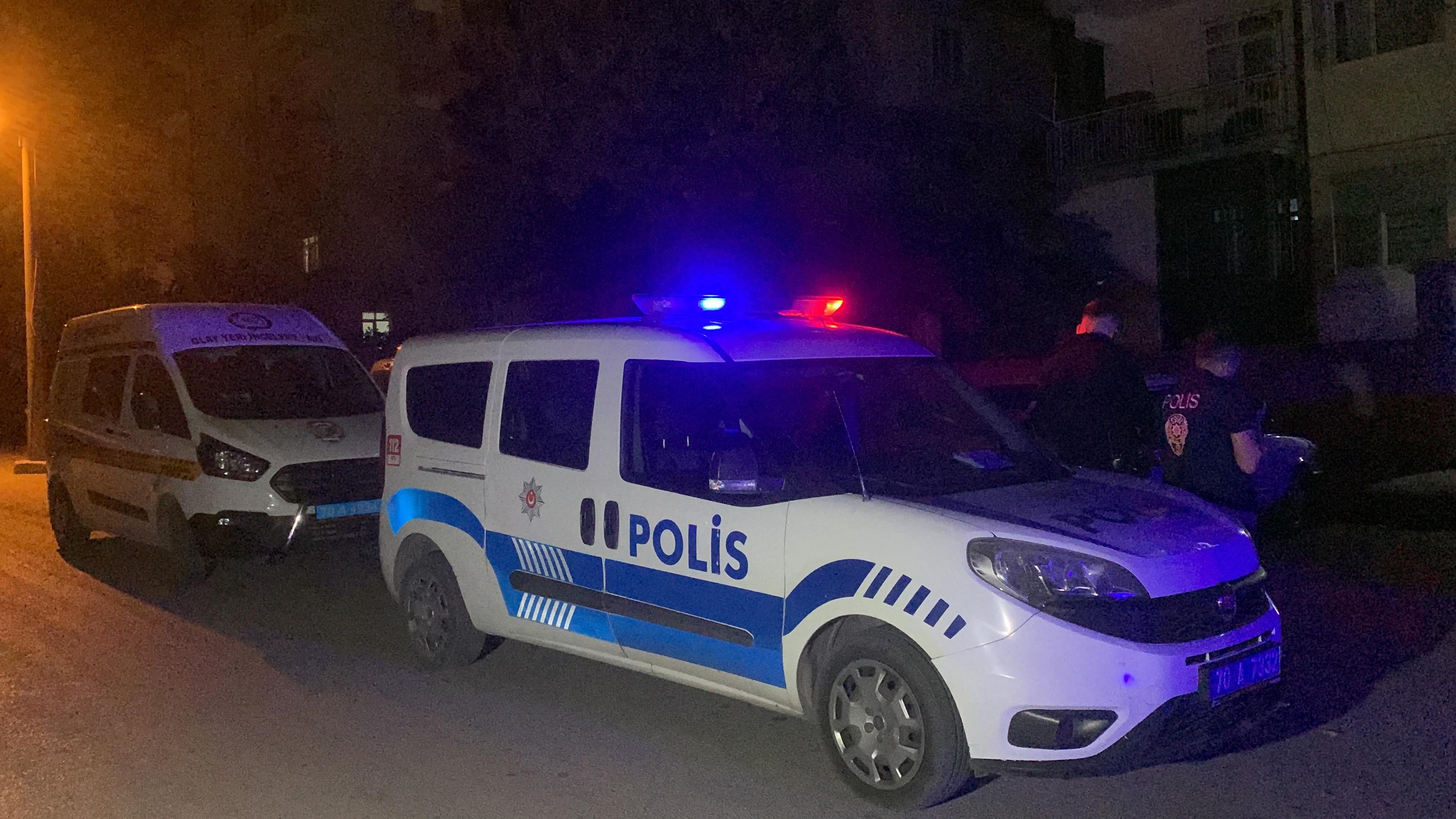 Baba, oğul kavgası kanlı bitti! Oğlunun bıçak darbeleriyle hayatını kaybetti!