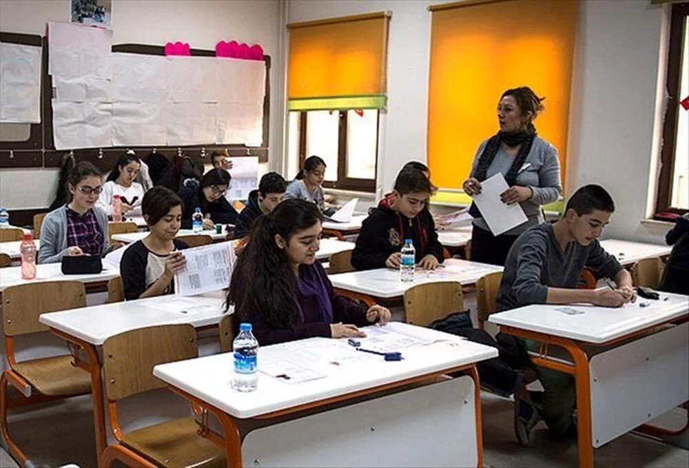 Öğrencilere kötü haber geldi! Tatil süresi resmen kısalıyor