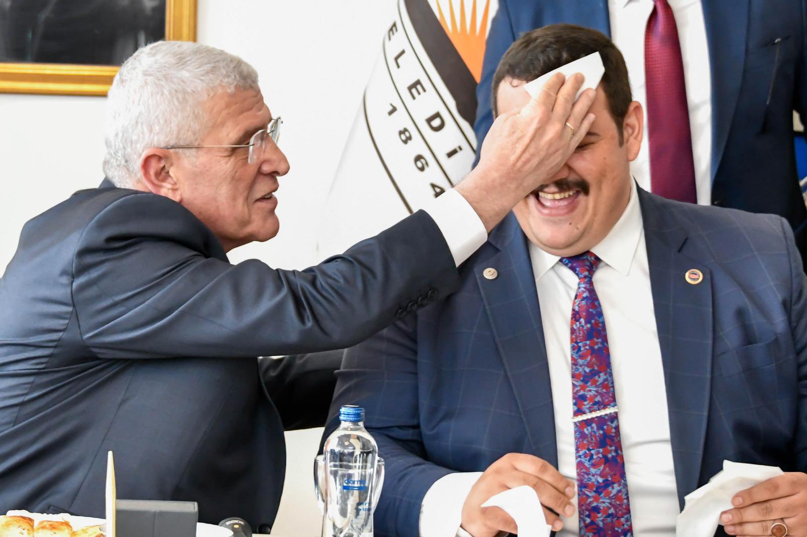 İYİ Partide sular durulmuyor, istifaların ardı arkası kesilmiyor! Şimdide Belediye Başkanı partisinden istifa etti