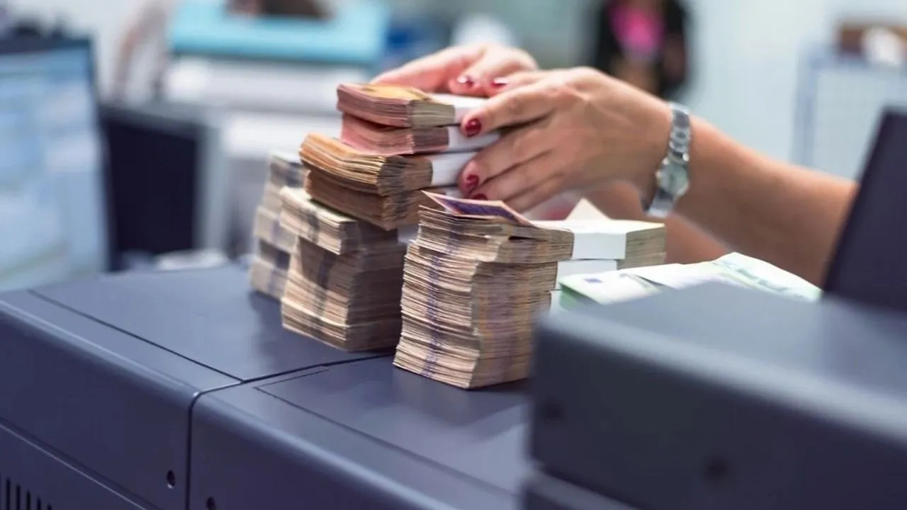 Bankalar arası kredi yarış kızıştı! 11 bankadan 50 bin TL'ye kadar faizsiz kredi kararı