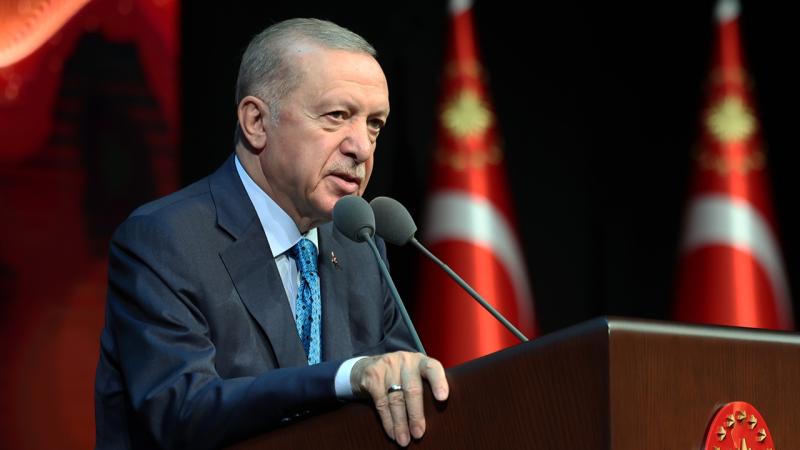 Cumhurbaşkanı Erdoğan gençlere seslendi! "Yitip gitmelerine seyirci kalacak değiliz"