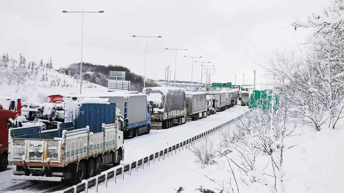Karayolları Genel Müdürlüğü'den uyarı: 6 ilde ağır taşıtların trafiğe çıkışı yasaklandı!