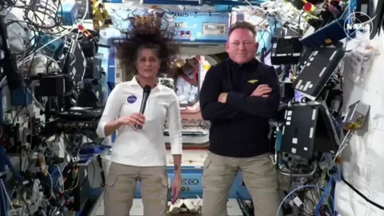 Uzayda 9 ay mahsur kalmıştılar: O, astronotlar Dünya'ya başarılı şekilde döndü!