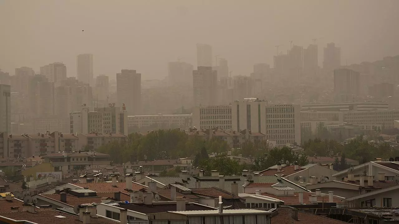 Meteoroloji uyardı: O bölgelerde hava kalitesi düşecek, toz taşımı geliyor! Perşembe günü hava nasıl olacak? Bugün hava nasıl?
