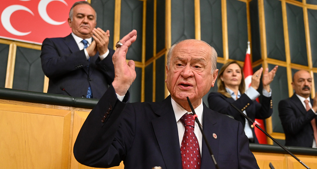 Son dakika: Bahçeli'den Özgür Özel'e 'Cunta' tepkisi: Özel, CHP'nin postallar üzerine inşaa edilmiş tarihini okusun!