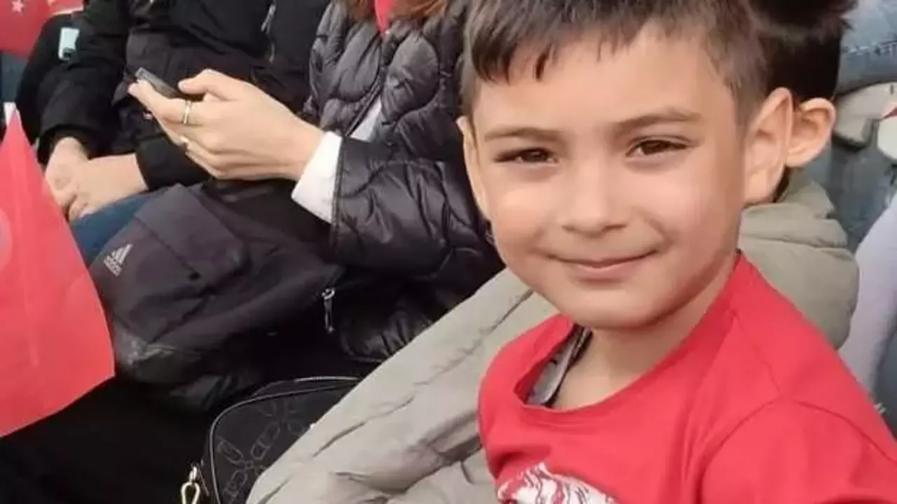 Bartın'ın Amasra ilçesinde içler acısı olay: Engelli genç, küçük kardeşini tüfekle vurdu!
