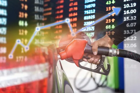Akaryakıtta tabela değişti: Bir zam daha geldi, benzinden sonra motorinde de fiyat yükseldi, litresi ne kadar oldu?