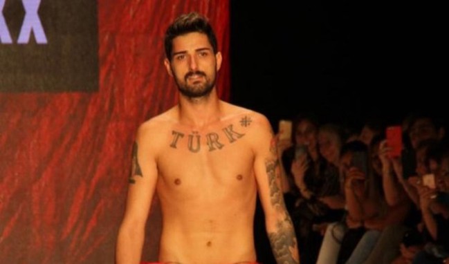 İdo Tatlıses konserde soyundu! İdo Tatlıses kimdir?