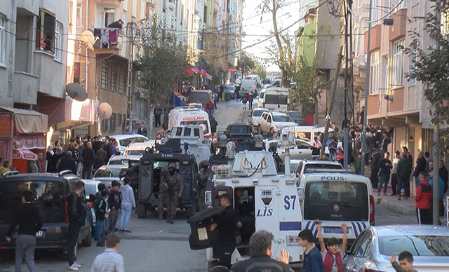 Gaziosmanpaşa'da açık cezaevi firarisi annesini yaraladı, polise ateş açtı