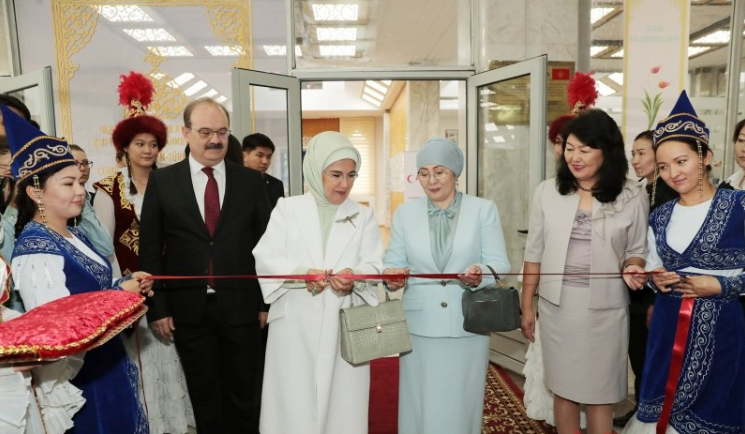 Emine Erdoğan çantası ne kadar? Markası ne? Kaç para? Fiyat ne kadar?