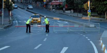 İstanbul, Ankara ve İzmir'de eylem yasağı başladı: Hangi yol ve duraklar kapalı?