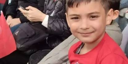 Bartın'ın Amasra ilçesinde içler acısı olay: Engelli genç, küçük kardeşini tüfekle vurdu!