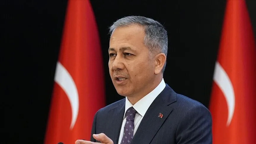 Bakan Yerlikaya duyurdu: FETÖ'ye yönelik "Kıskaç-34" operasyonunda 110 şüpheli yakalandı!
