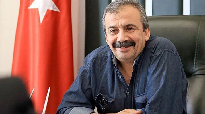 Sırrı Süreyya Önder Kimdir, Nerelidir, Nerede Doğdu? Kaç yaşında vefat etti?